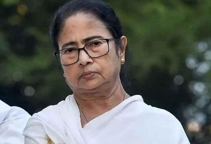श्यामबाजार पहुंचीं ममता बनर्जी, विरोध में लगे ‘चोर-चोर’ के नारे