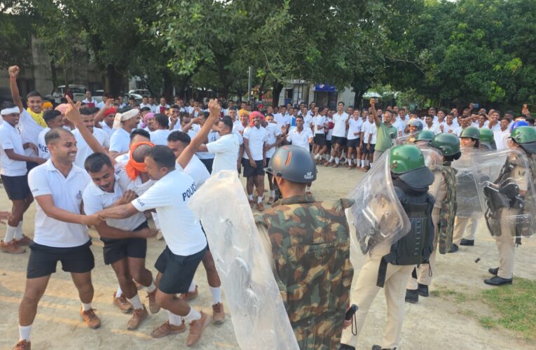 कटिहार पुलिस केंद्र में दंगा नियंत्रण और भीड़ प्रबंधन का पूर्वाभ्यास
