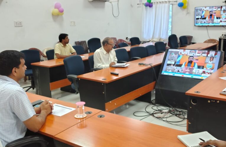 कटिहार में पीएम सूर्य घर मुफ्त बिजली योजना की समीक्षा, सोलर प्लांट लगाने में तेजी लाने का निर्देश
